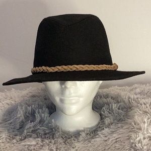Suzy Shier felt fedora